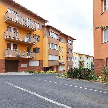 Modern Apartment with 2 bedrooms Karlsbad Buitenkant foto