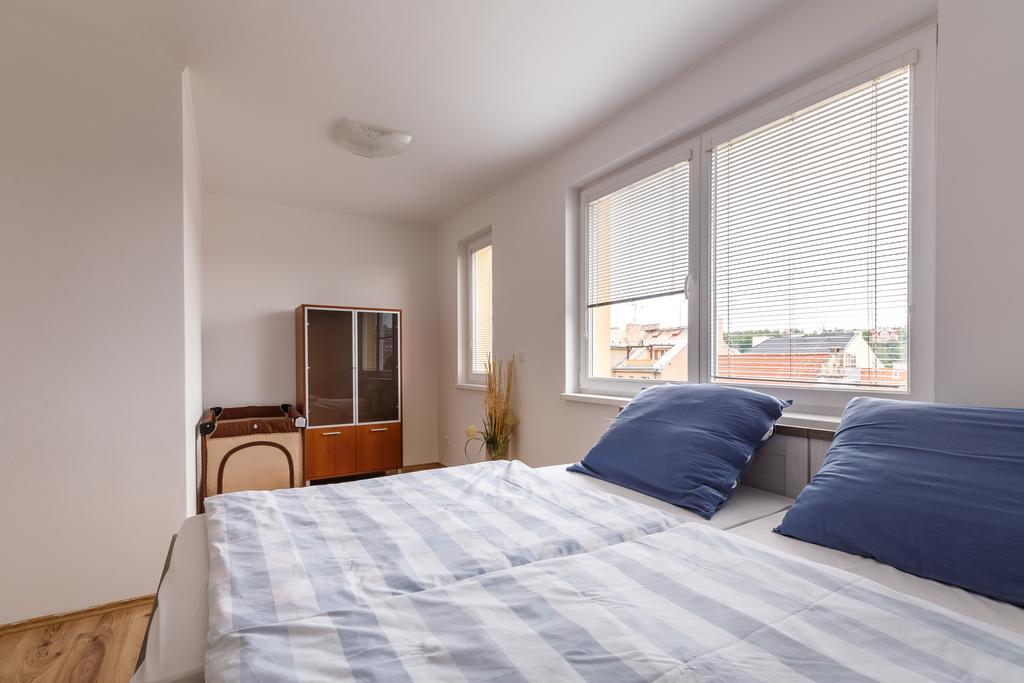 Modern Apartment with 2 bedrooms Karlsbad Buitenkant foto