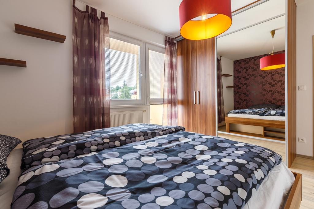 Modern Apartment with 2 bedrooms Karlsbad Buitenkant foto